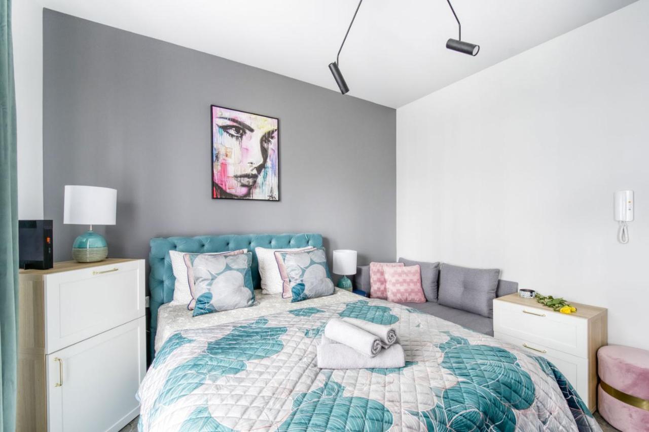 Apartamenty Metropark Krzemieniecka-Lux Varsovia Exterior foto